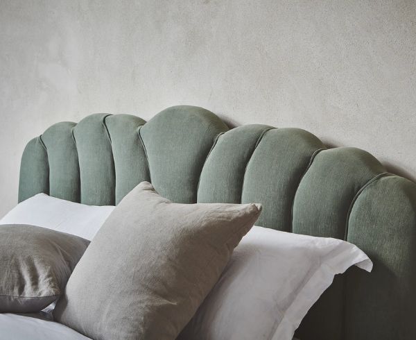 Snowdon Emperor Bed with headboard Snowdon Emperor Bed with headboard