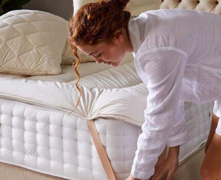 Woolroom Deluxe Wool Mattress Topper emperor size